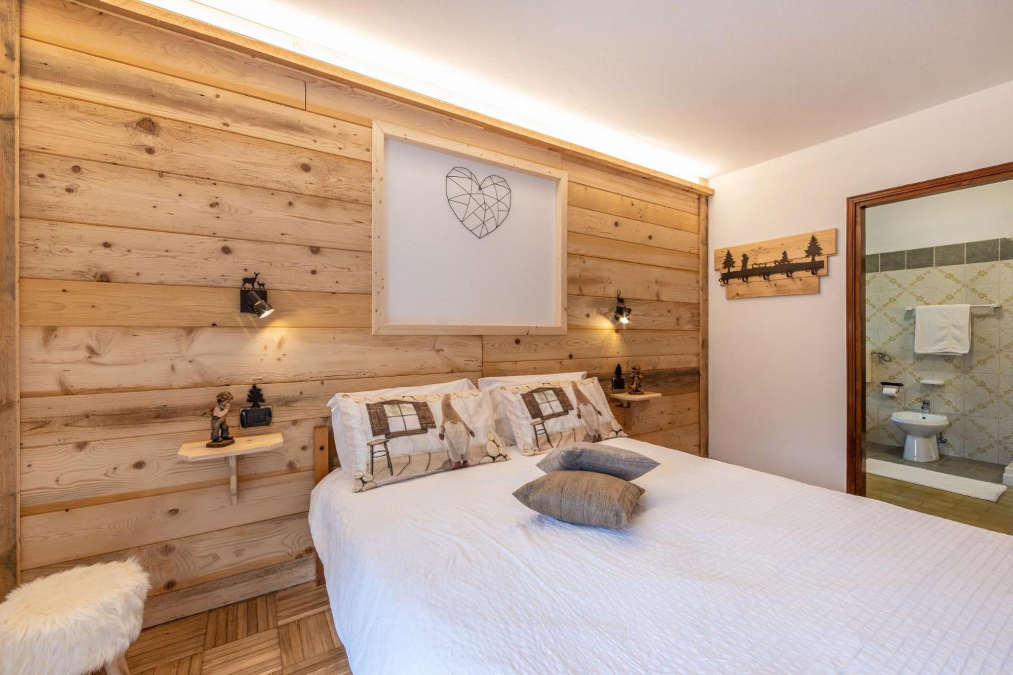 Agritur Broch Villa Fiera Di Primiero Room photo